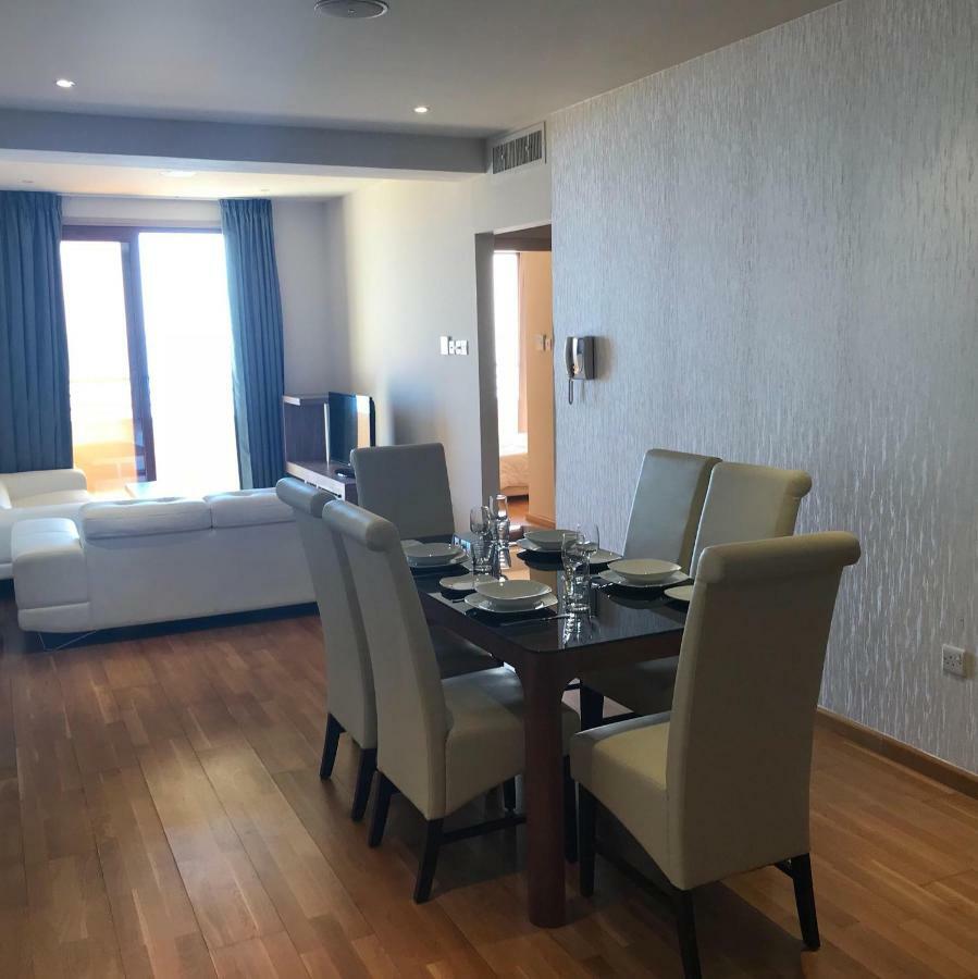 Sea View Central Apt Ithaki ลาร์นาคา ภายนอก รูปภาพ