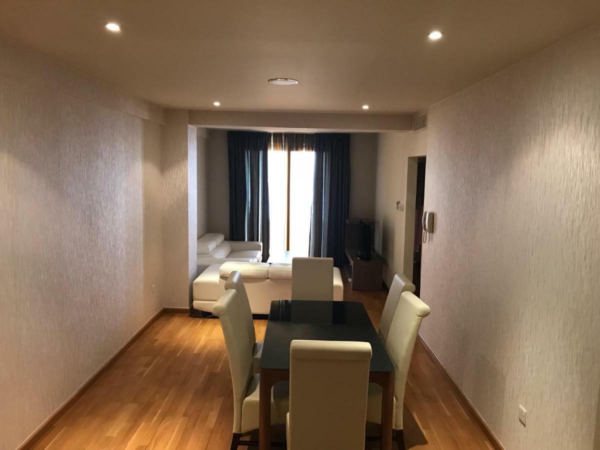 Sea View Central Apt Ithaki ลาร์นาคา ภายนอก รูปภาพ